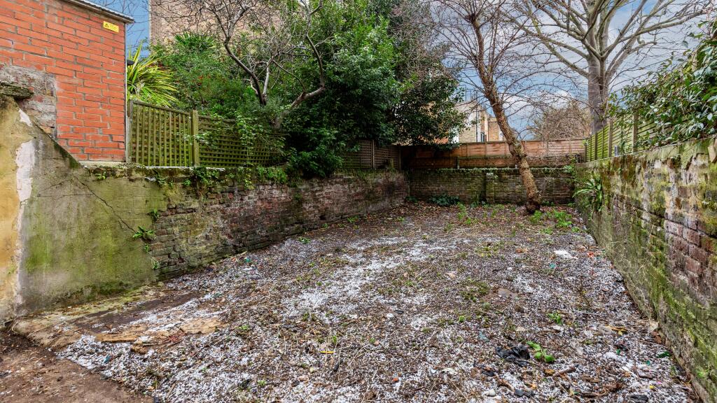 Flat A, 15 Stanlake Villas, Shepherds Bush, London, W12 7EX