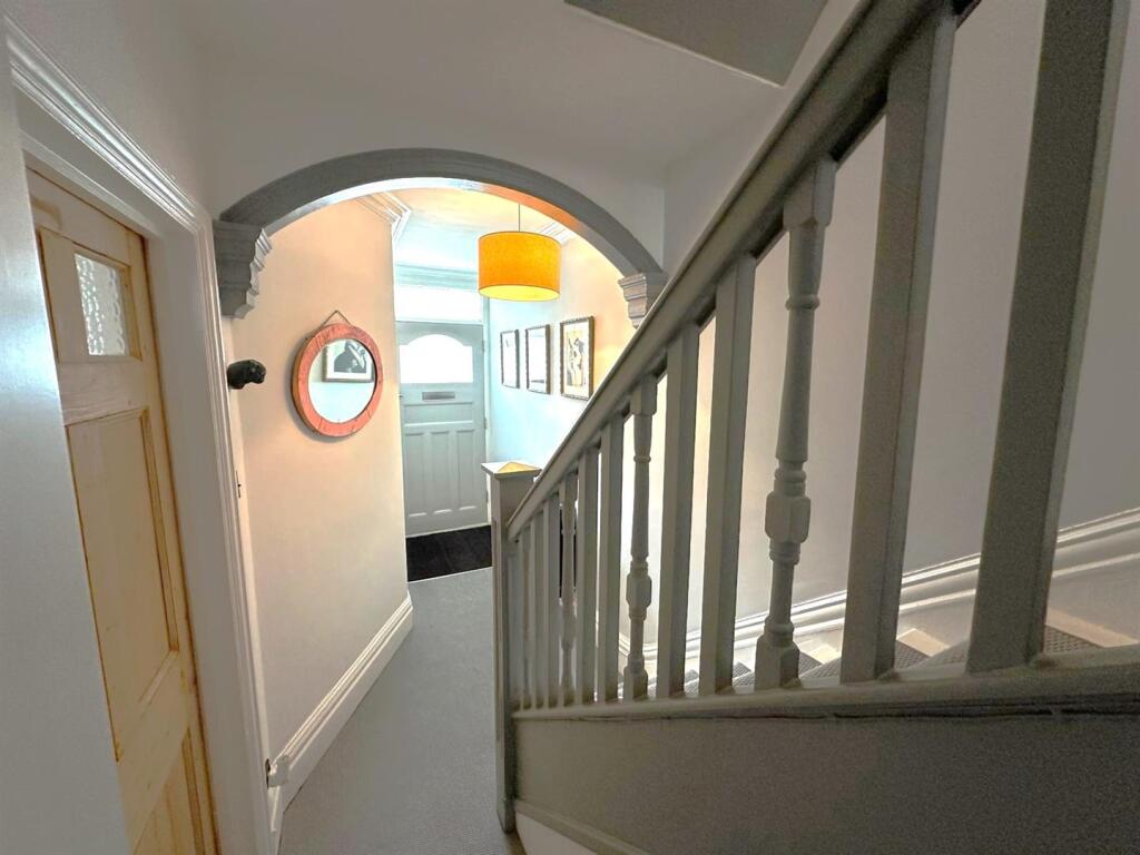 Entrance Hallway.jpg