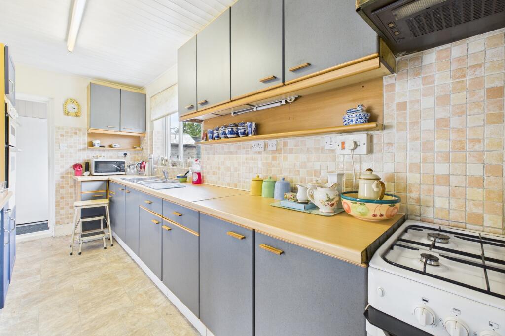 CAM04201G0-PR0097-STILL002