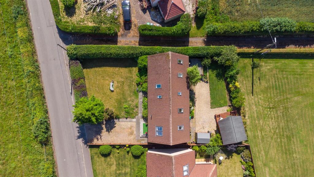 ex_airpics-3.jpg