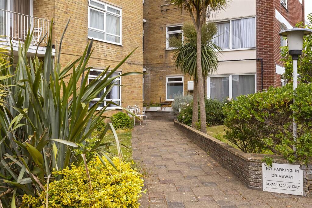 Westbury Court_13.jpg