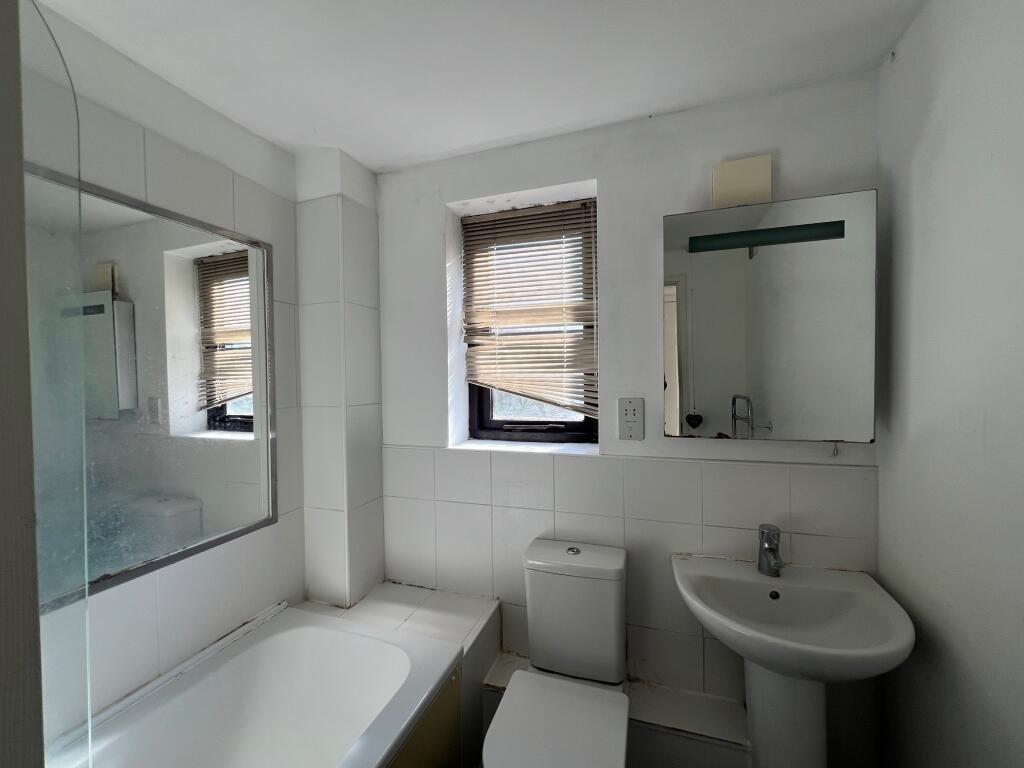 23 Hollybush 6