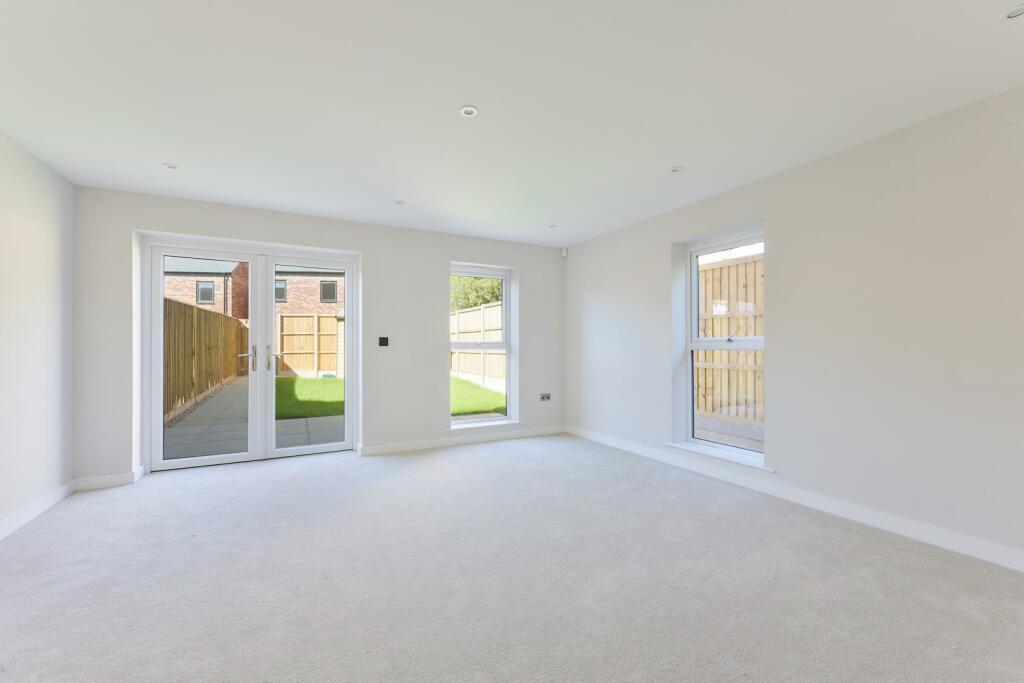 FAIRWAYS, HOUSE 1- Lounge.jpg