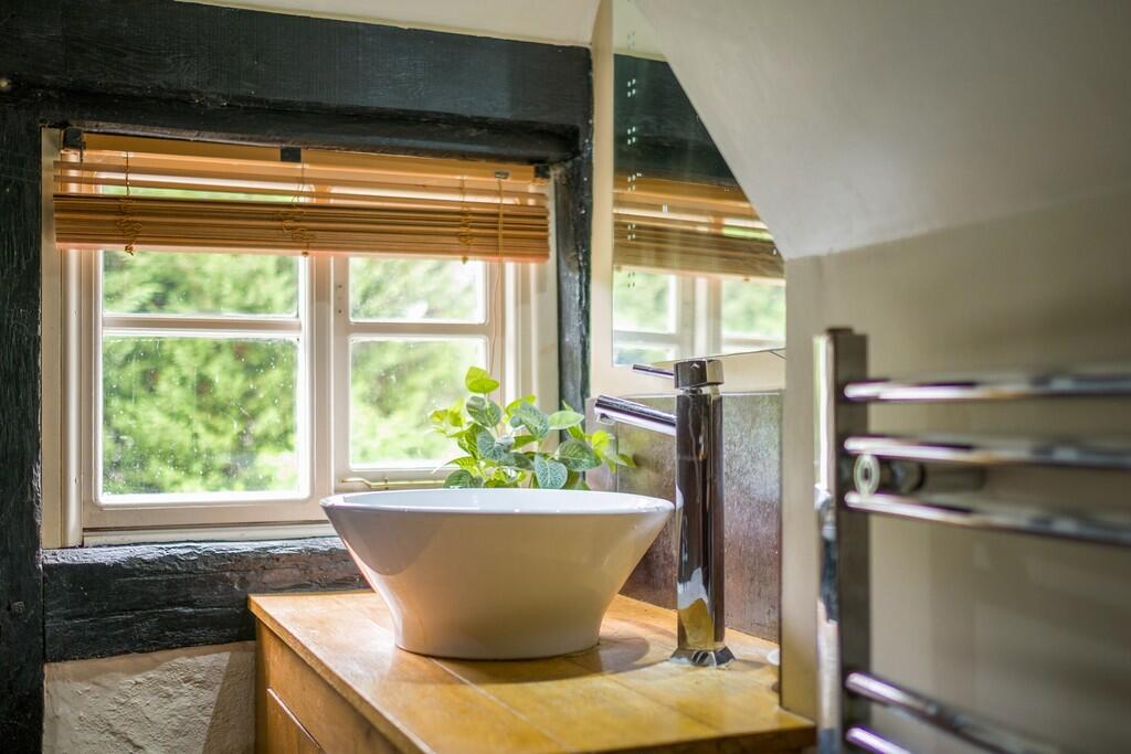 144px-Willow Cott...