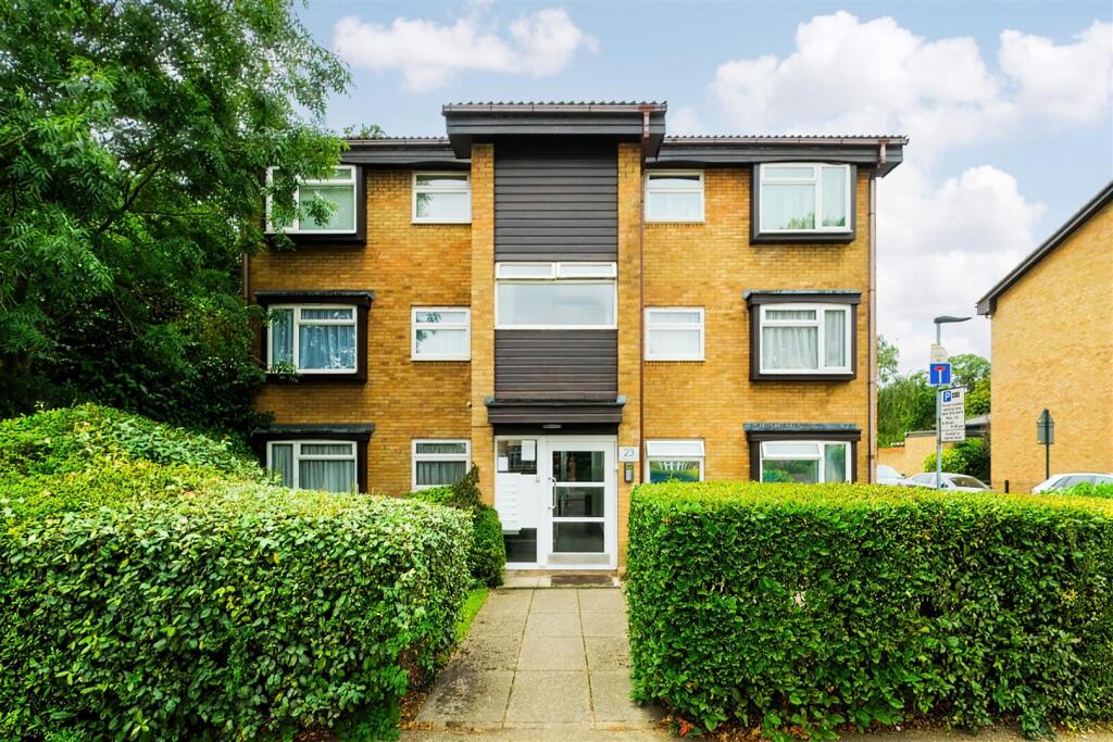 Flat 3, 23 Aldersbrook road-23.jpg