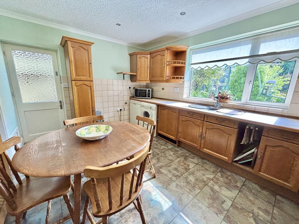 Kitchen / Breakfast Room