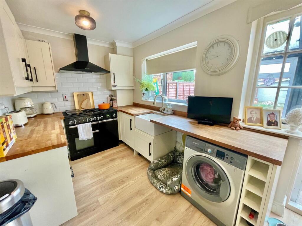 69 Birchwood Ave Kitchen 2.jpg