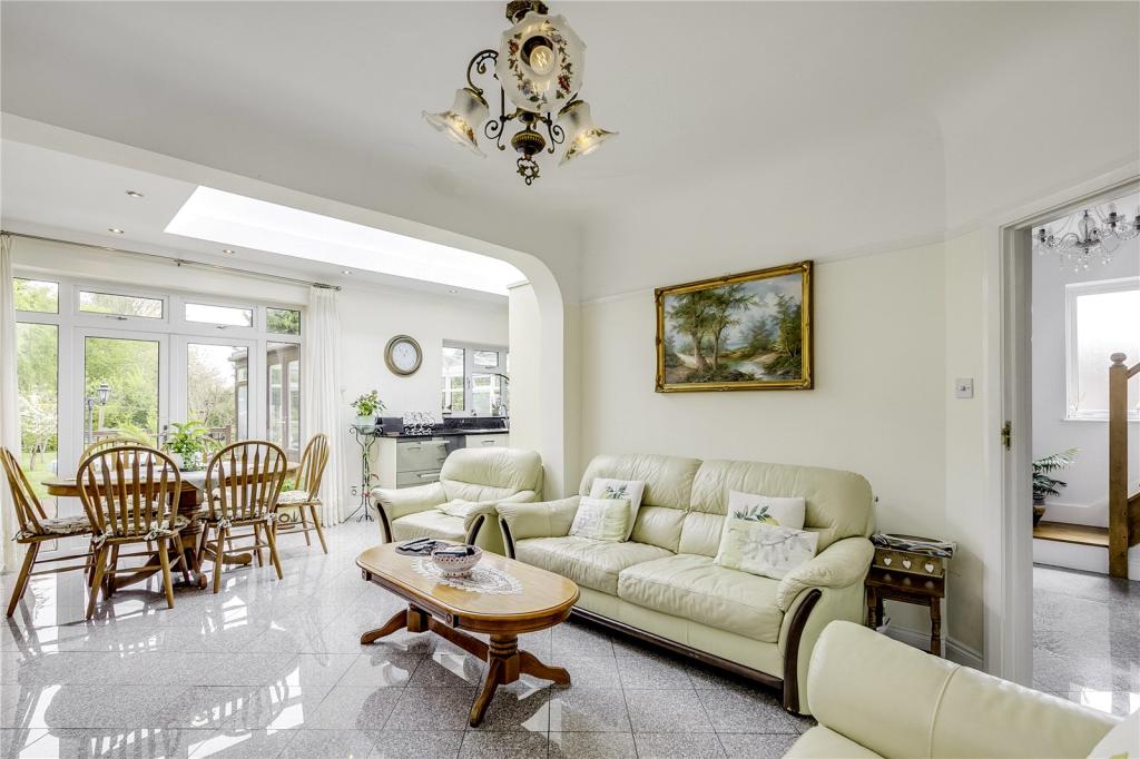 Lounge / Dining Room