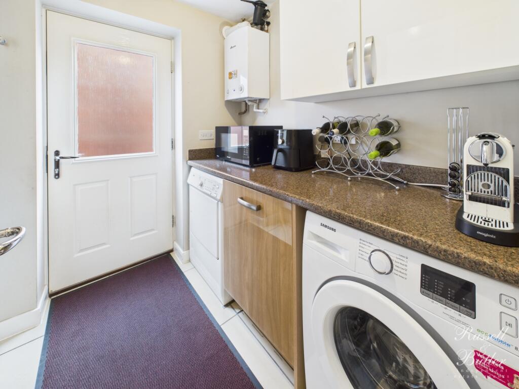 CAM02127G0-PR0332-STILL021