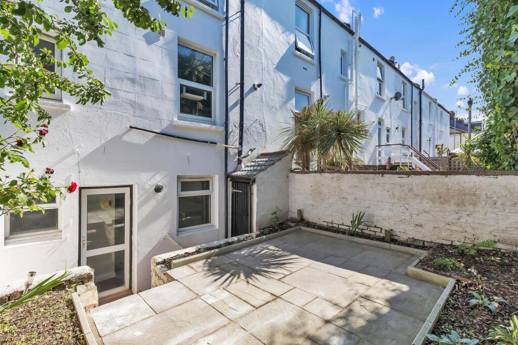 rear garden2.jpeg