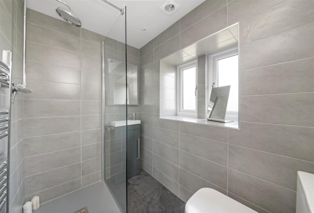 ENSUITE TO BEDROOM ONE