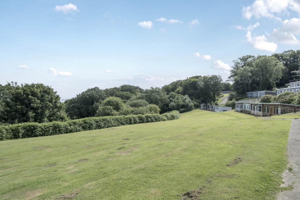 1318878-18-686507db5d395