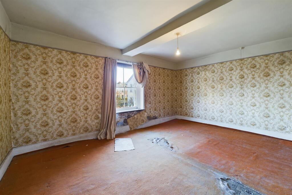 19 Moorend Road, Leckhampton, Cheltenham, Gloucest