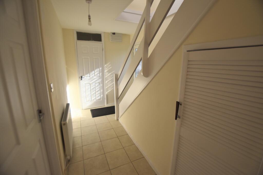 19 Buckman Close hallway