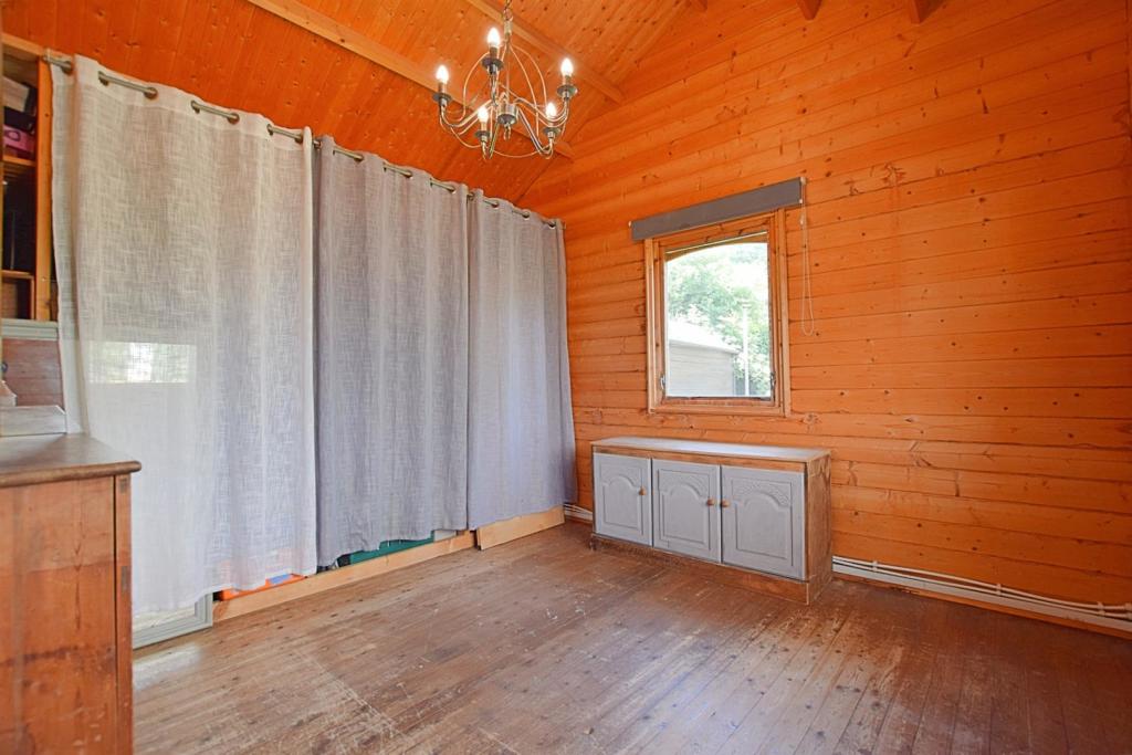 Bedroom In Cabin