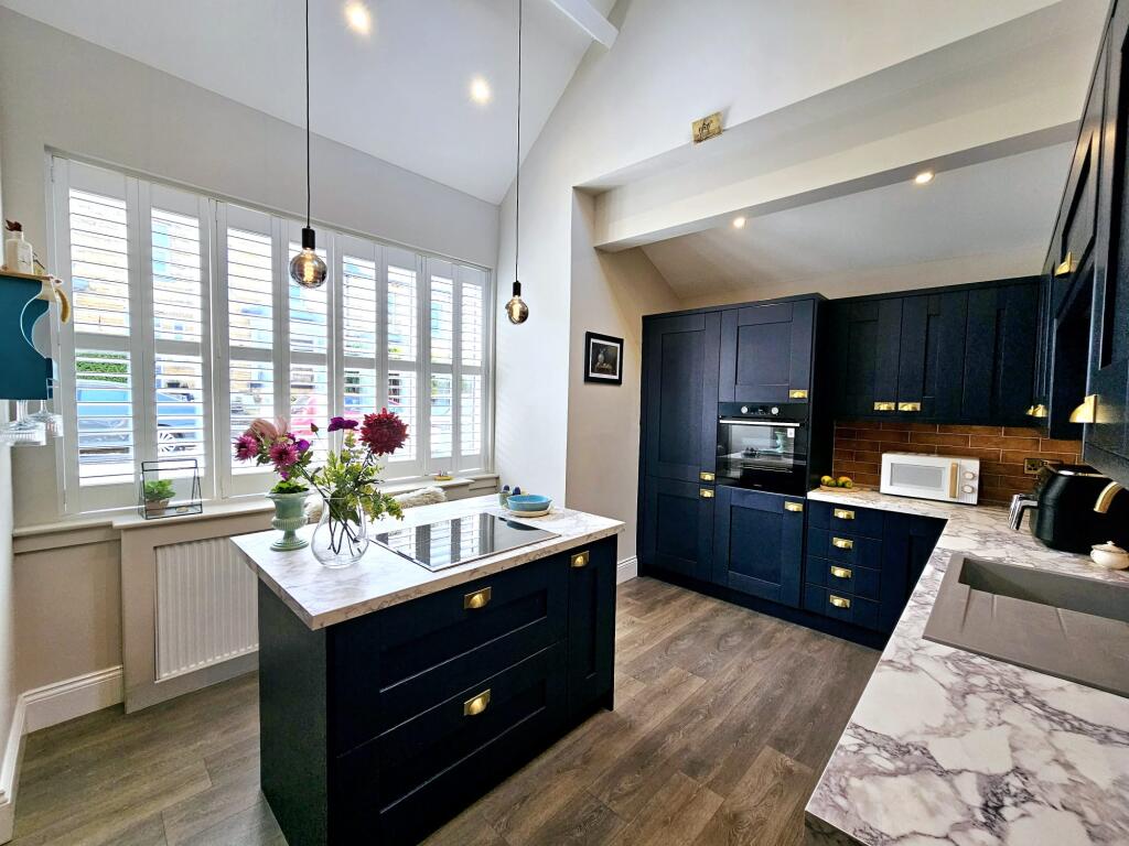 0132dce8-c1f8-43ec-9af7-8adf7dc8321b