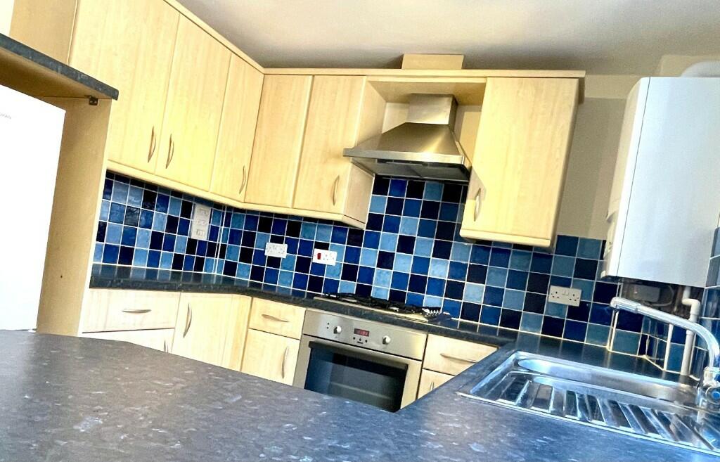 Fully Fitted Kitchen