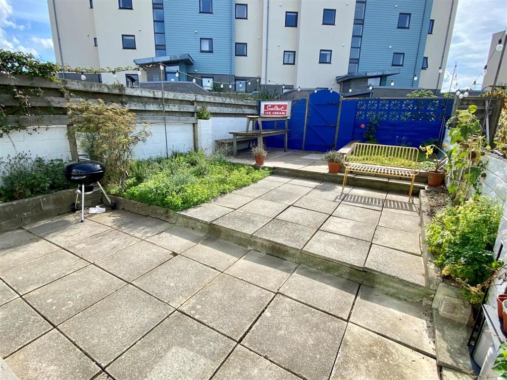 1 Farfield Place Garden