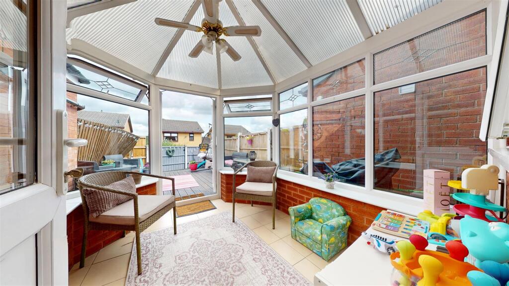 Hopkins Close Conservatory