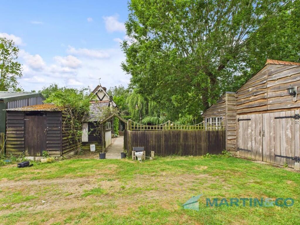 CAM02145G0-PR0061...