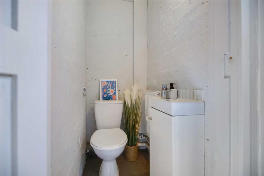 Lower Level WC