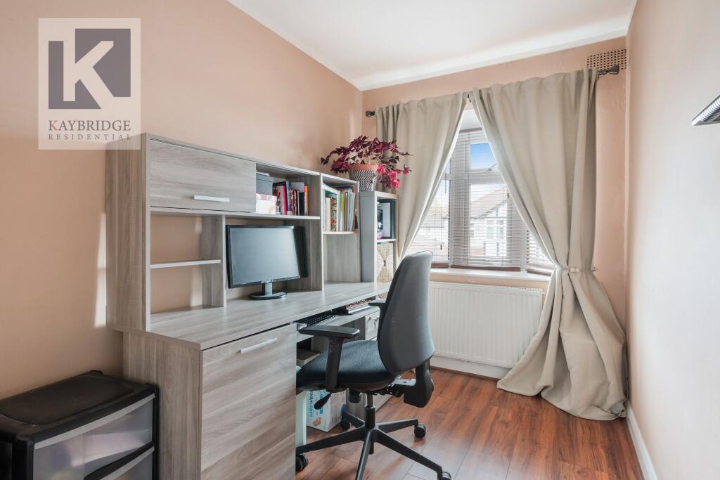 College Gardens, New Malden - KT3 6NT