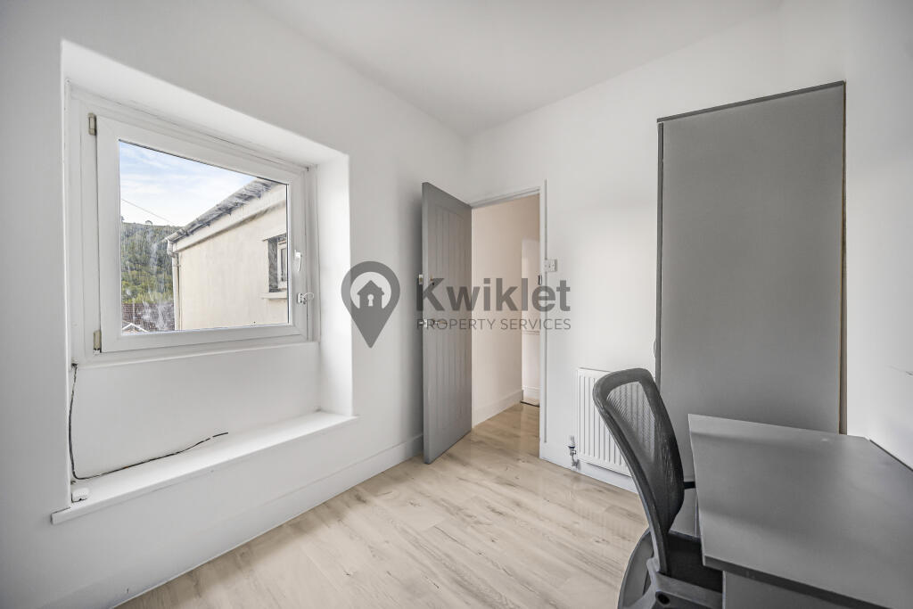 eZy Watermark_13-09-2025_07-28-38-6350pm.jpeg