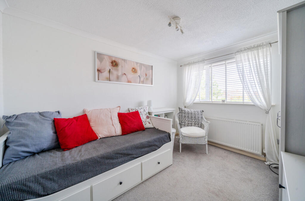 1356369-7-68cd3ad...