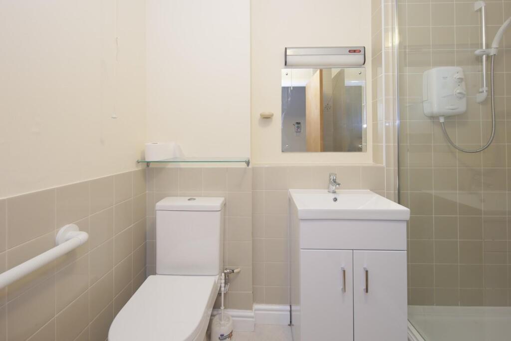 50 Oakfield House CV32-9.jpg