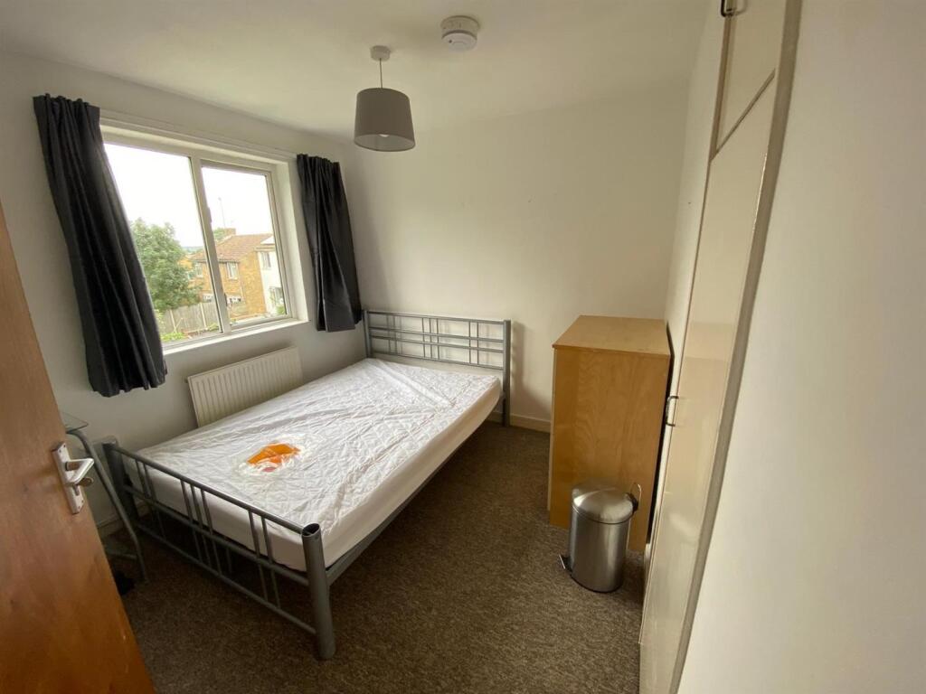 bedroom 3.jpg