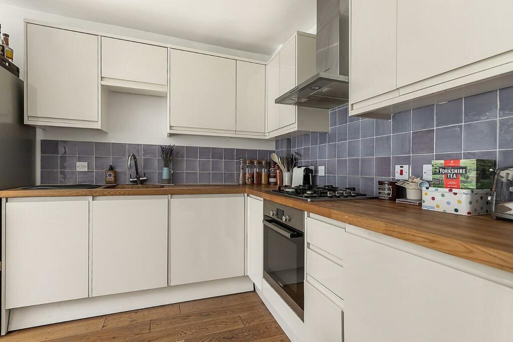 Kitchen (2).jpg