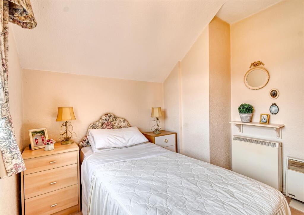 65 Six Ashes Road-11.jpg