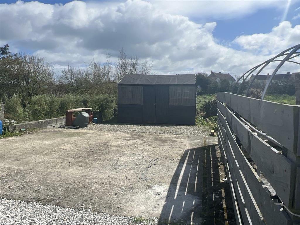 Garden, Parking and Views