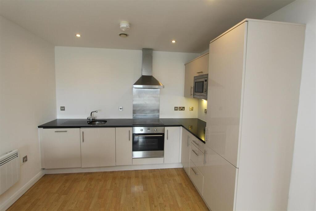 Kitchen.JPG