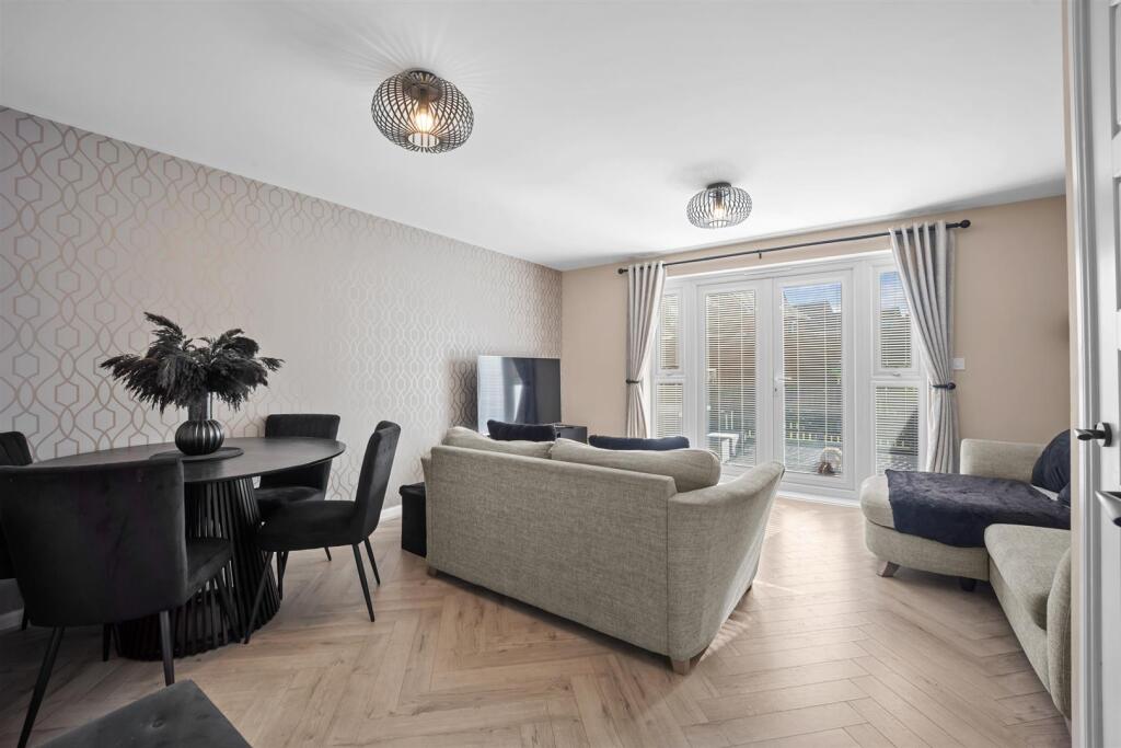 12 Springwell Avenue-2.jpg