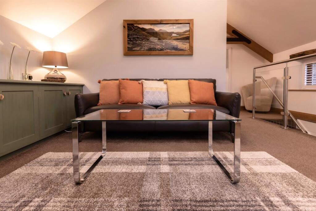 35 annexe lounge.jpg