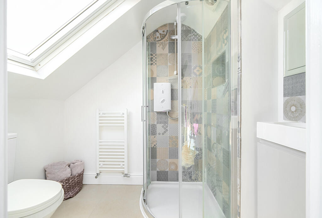 1346868-22-68bedb...