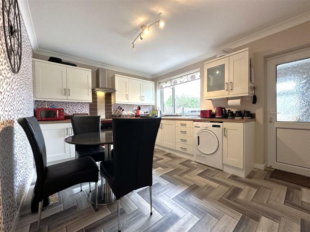 Modern Dining Kitchen 026