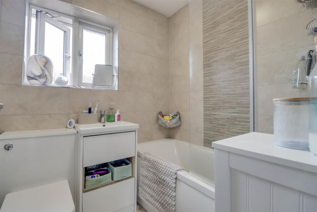 60 RODING NEW INSIDE-8.jpg