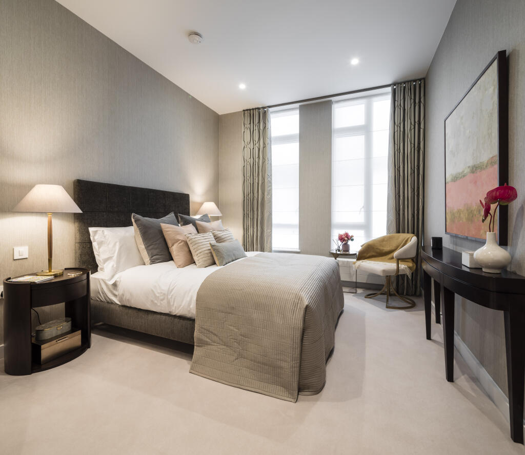 Show Apartment Bedroom