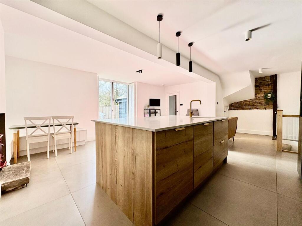 PHOTO-2025-03-25-14-26-14 2.jpg