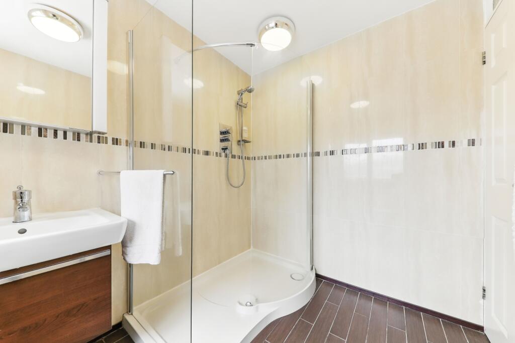 Parkhead Close - Bathroom 2 - EweMove Wakefield