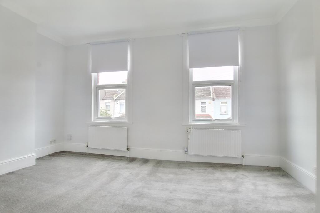 6.bedroom.jpg