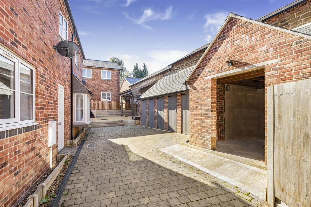 7C Warwick Street