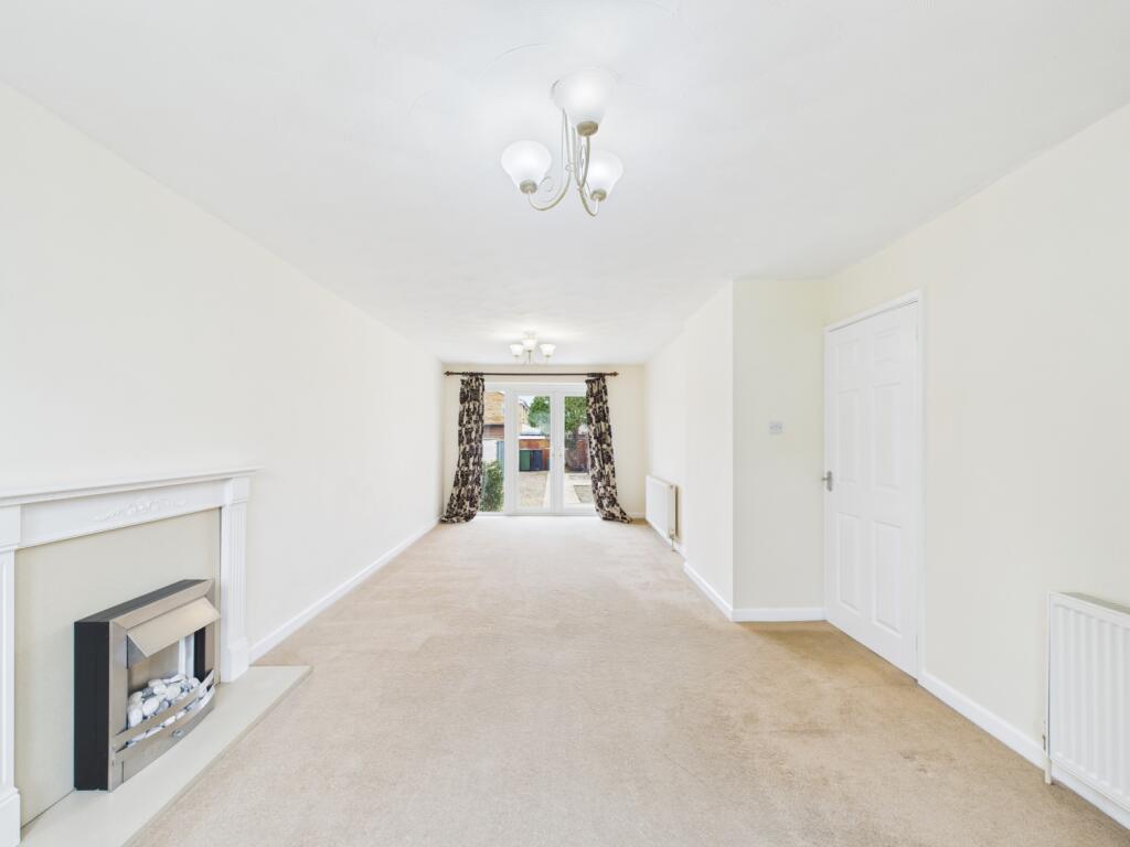 CAM02023G0-PR0174-STILL003