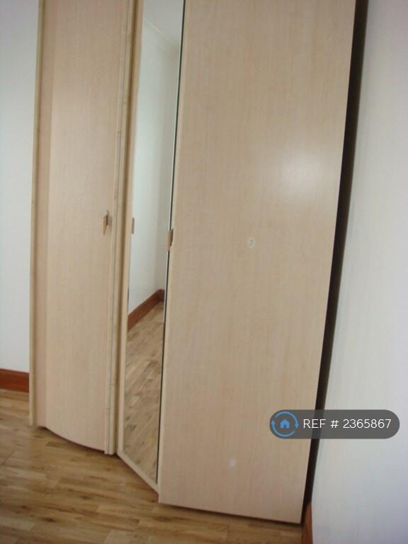 Wardrope In Bedroom 4