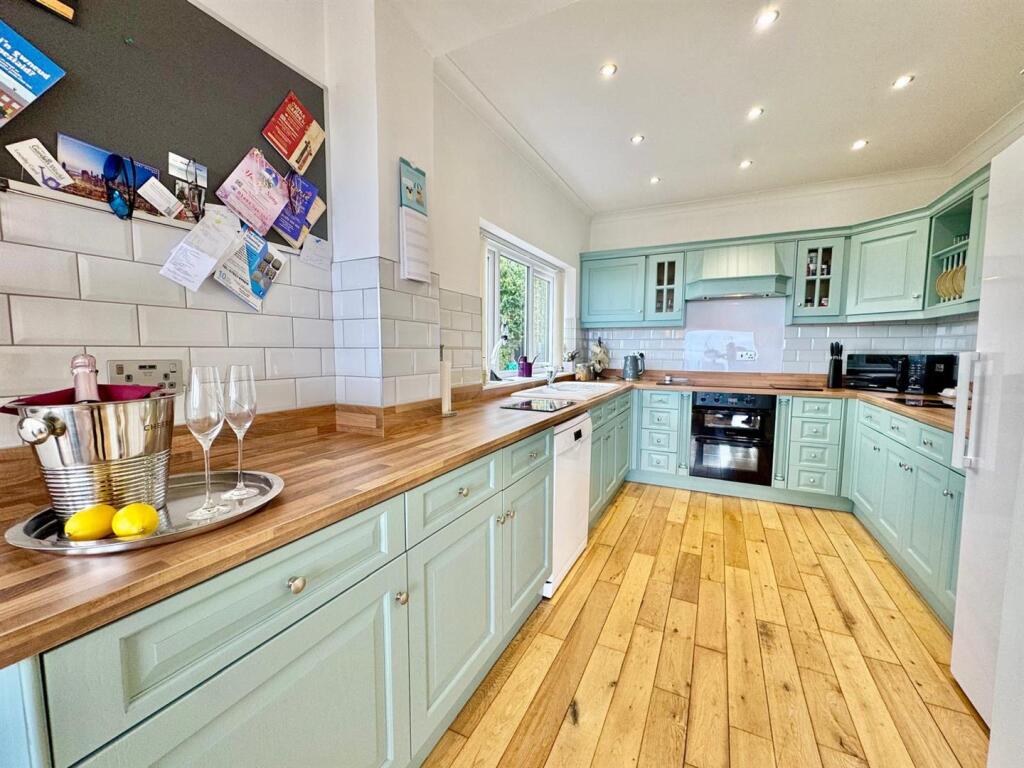 PHOTO-2025-09-05-10-47-50 (9).jpg