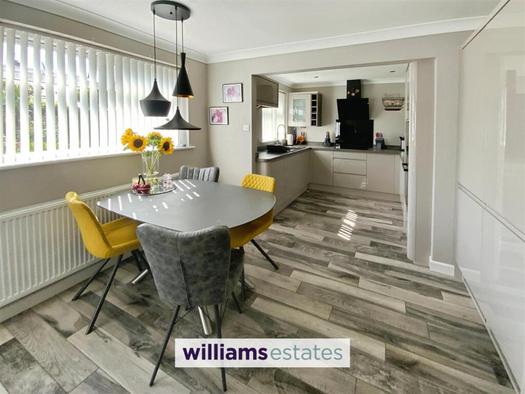 Dining/Kitchen