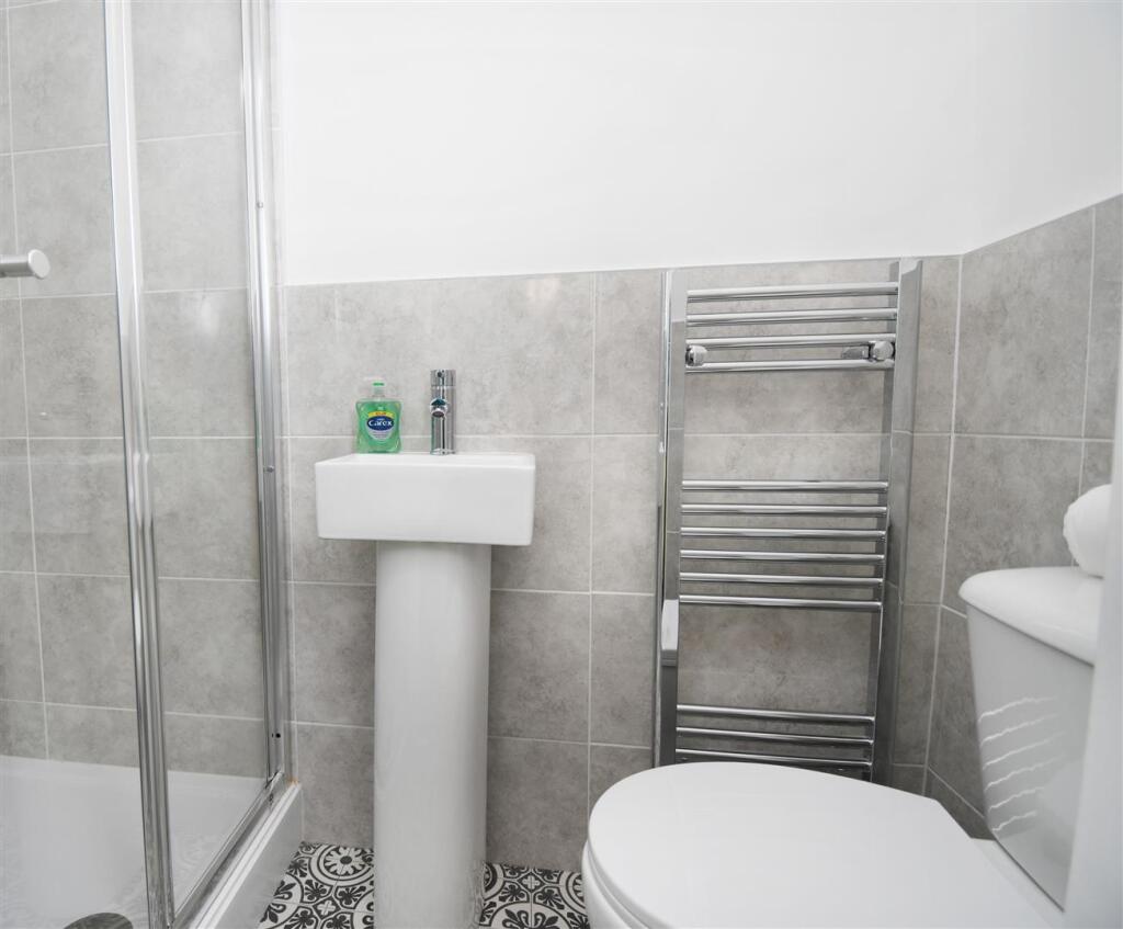 Bedroom 2 Ensuite