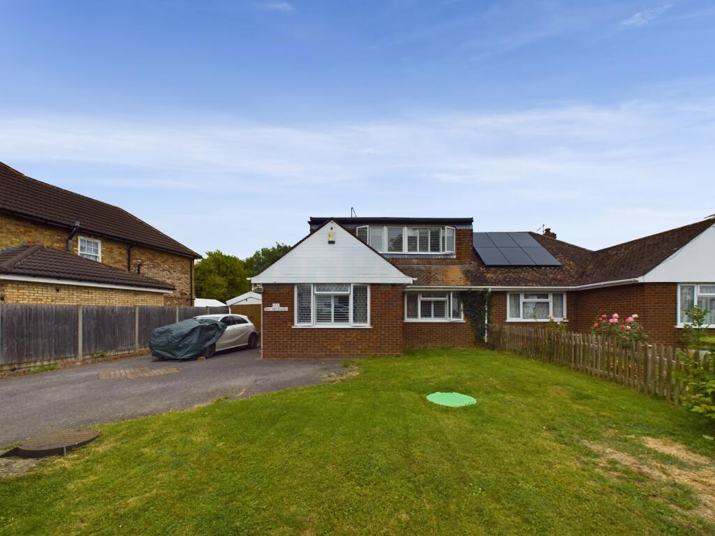 CAM04024G0-PR0008-STILL022